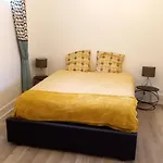 Cosy Avec Jardin Chaleureux
