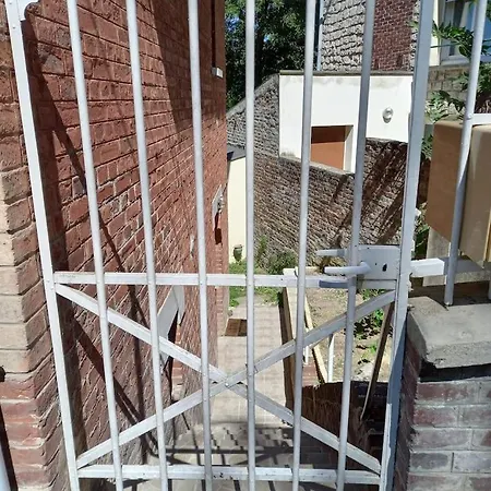 Cosy Avec Jardin Chaleureux