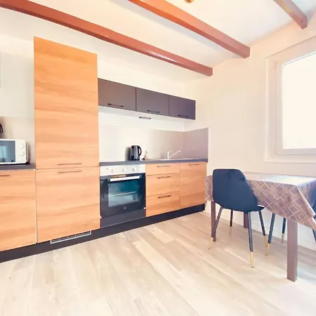 Апартаменты Cosy Avec Jardin Chaleureux *